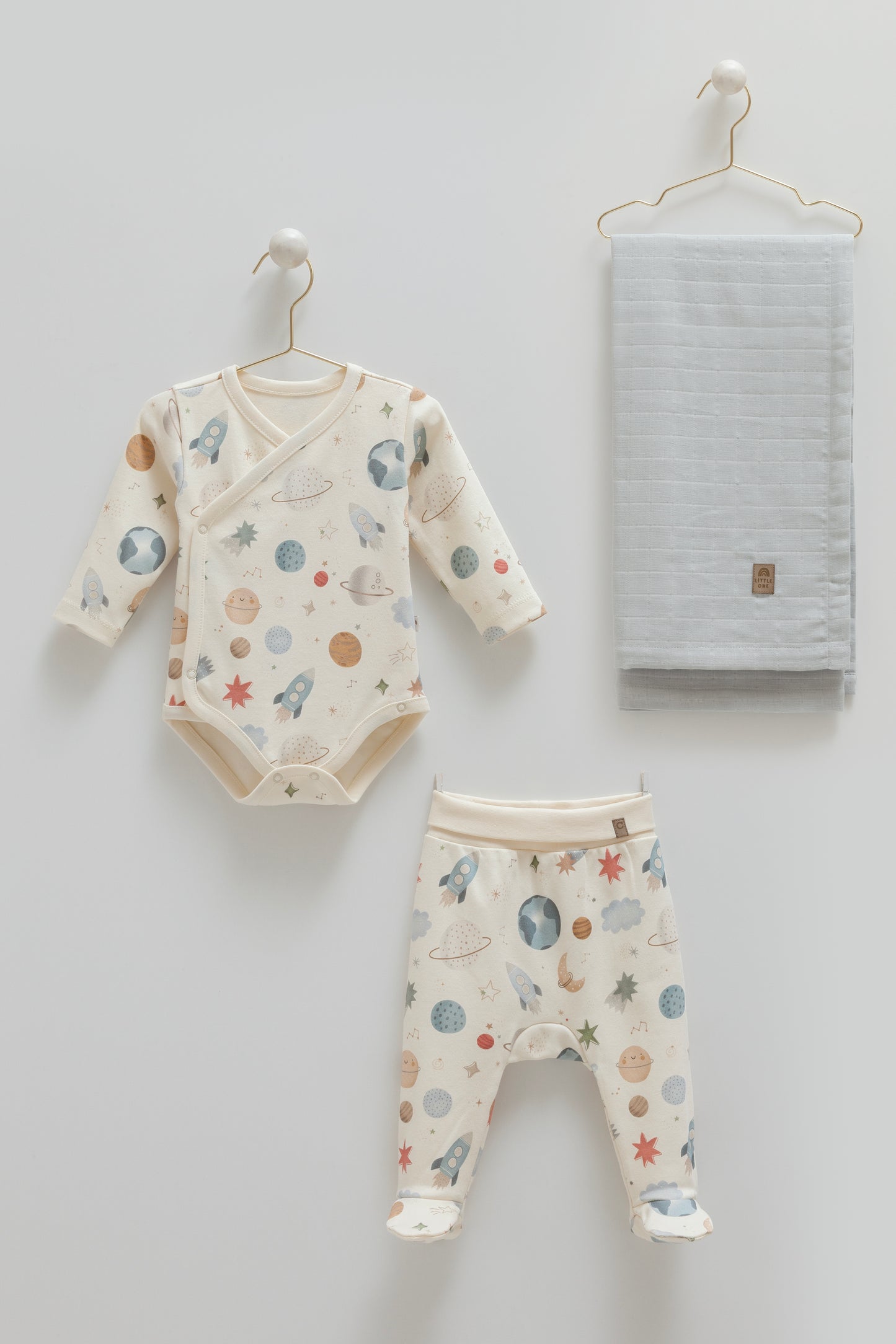 طقم حديث ولادة تبان وبنطلون مع كوفلية موسيلين🪐