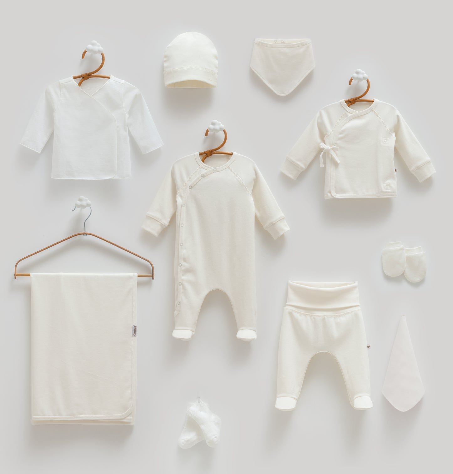 طقم حديث ولادة ١٠ قطع قطن طبيعي 🪡