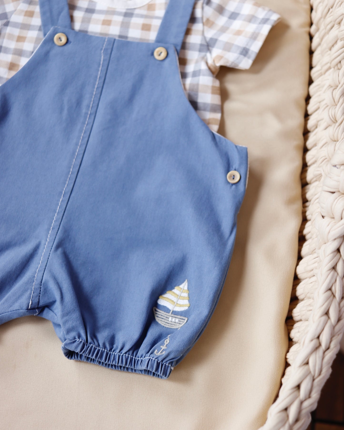 طقم افرهول بيبي جينز خفيف🤎