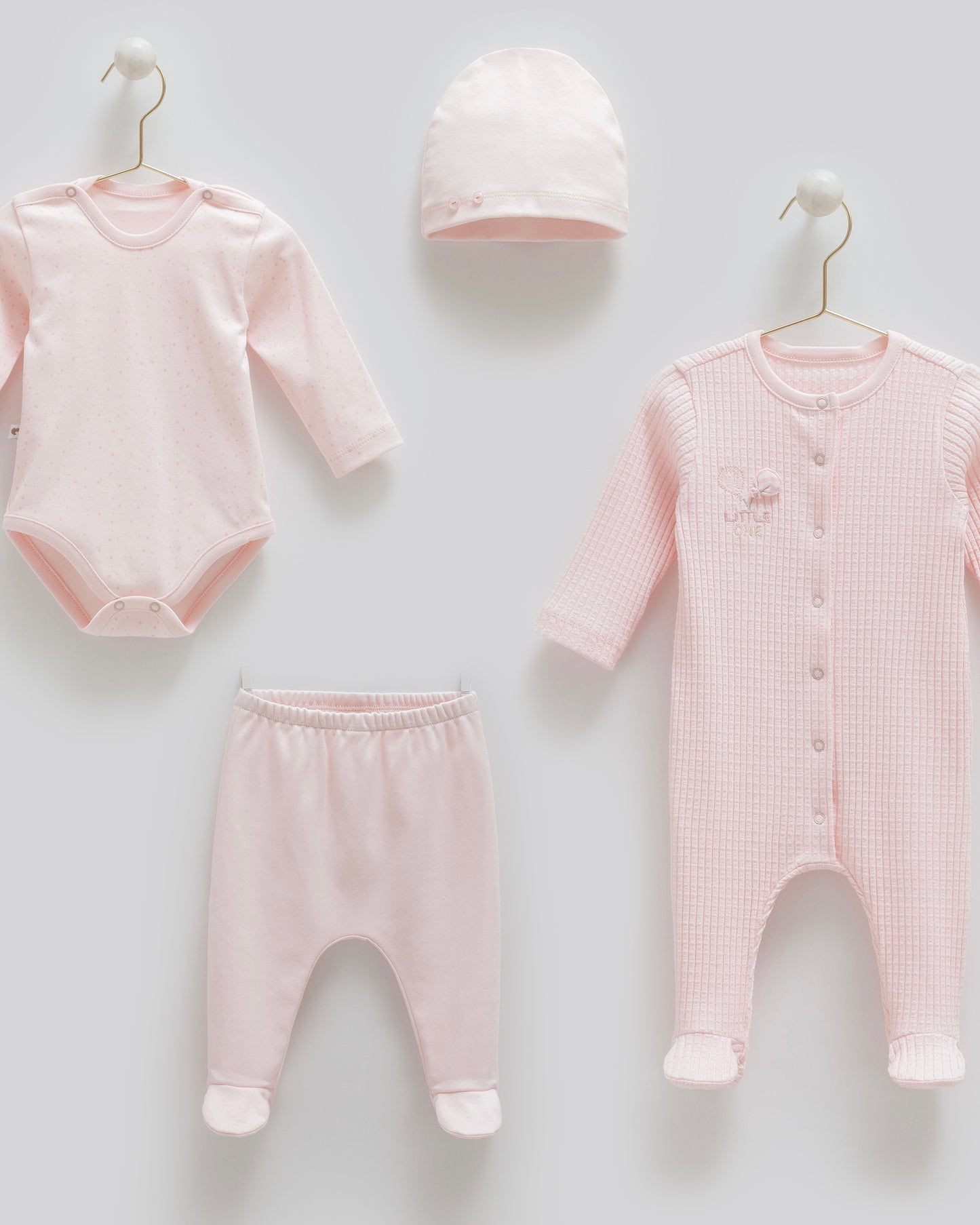 طقم حديث ولادة ٤ قطع🪡قطن طبيعي ١٠٠٪