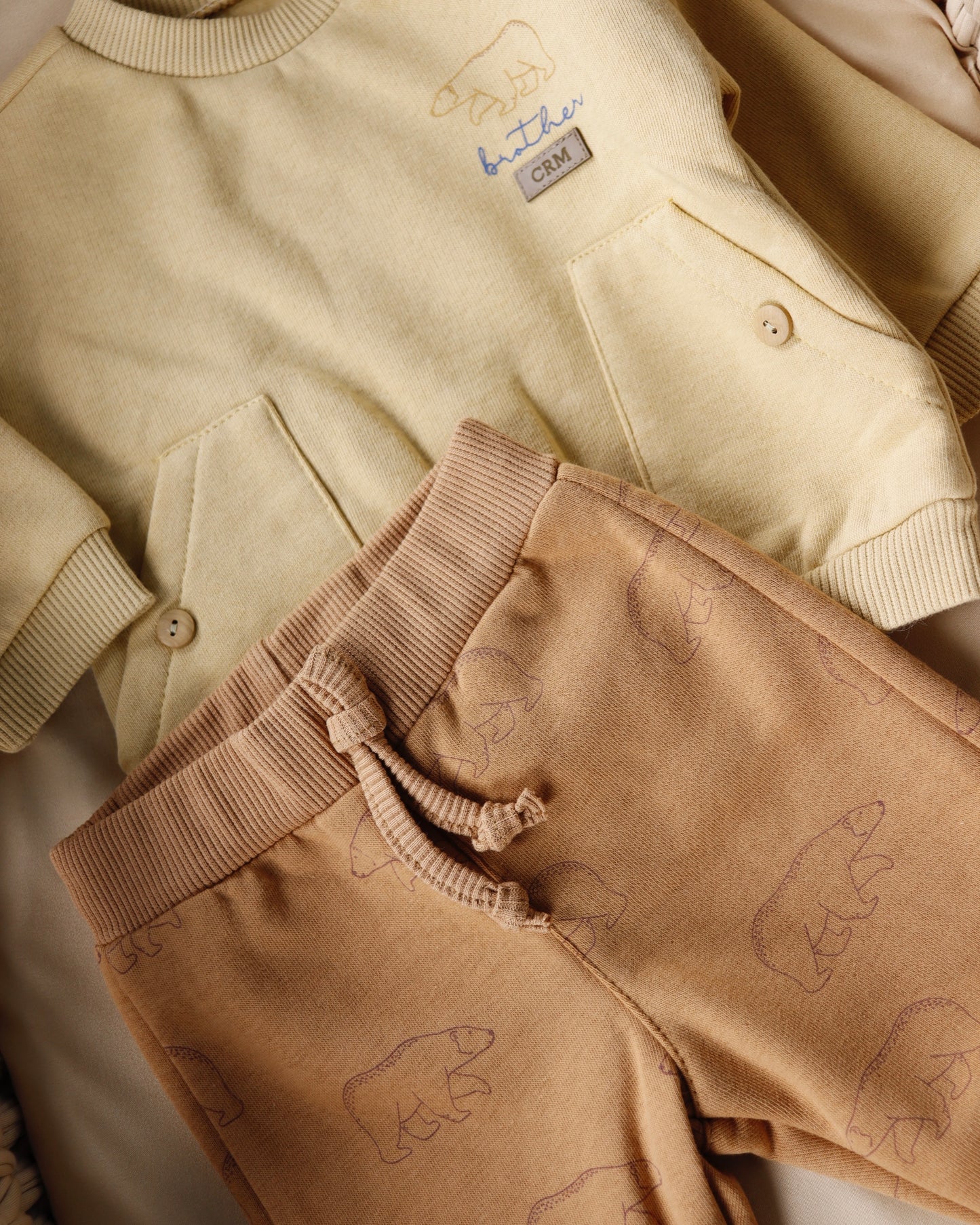 طقم بيبي قطن مبطن - لون عسلي