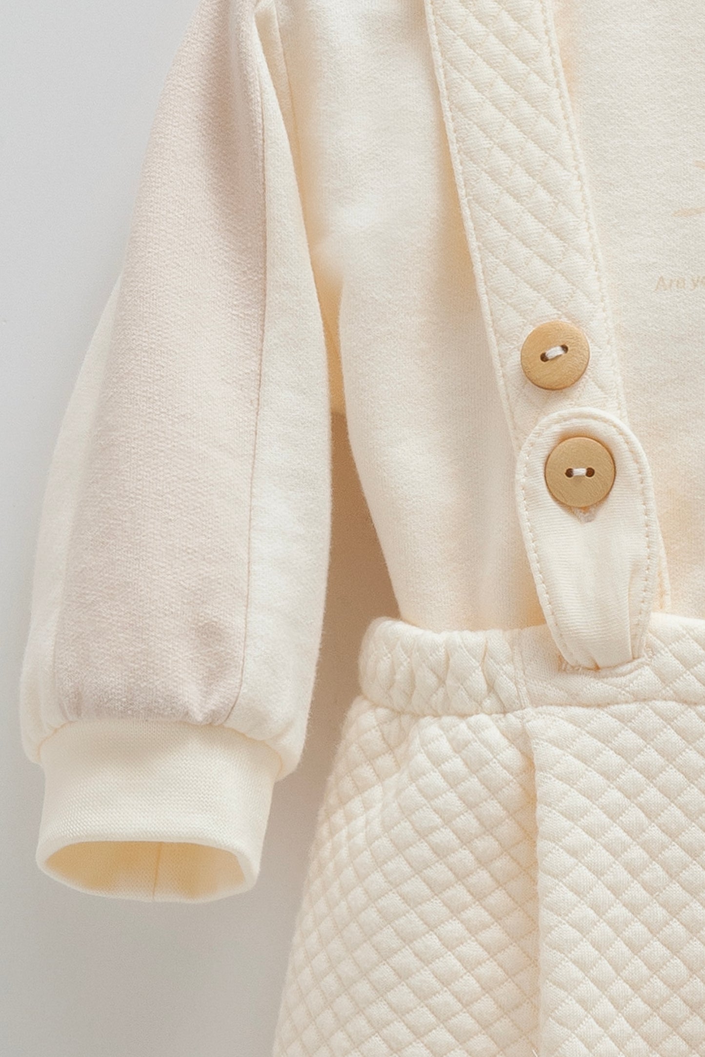 طقم قطعتين ٣-١٨ شهر ايفوري🔆