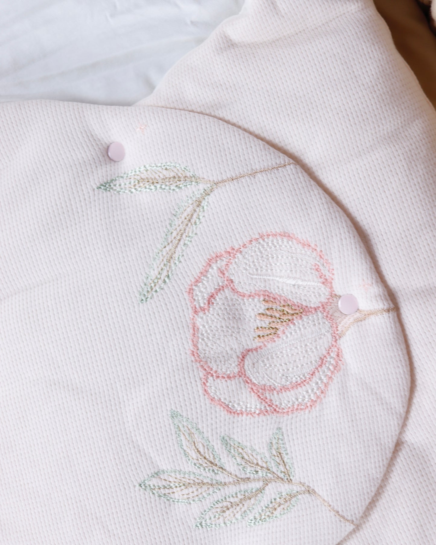 كوت بيبي سومو يتميز بتطريز الورده🌸