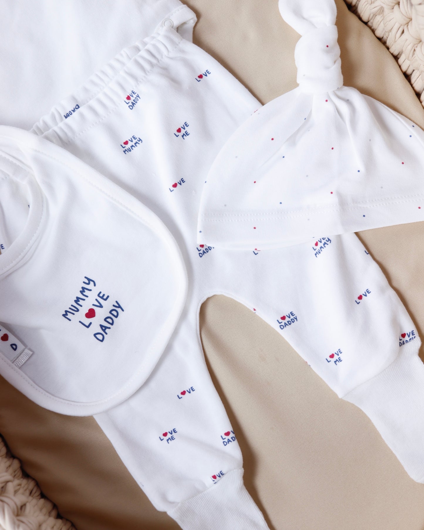 طقم حديث ولادة ٤ قطع🪡