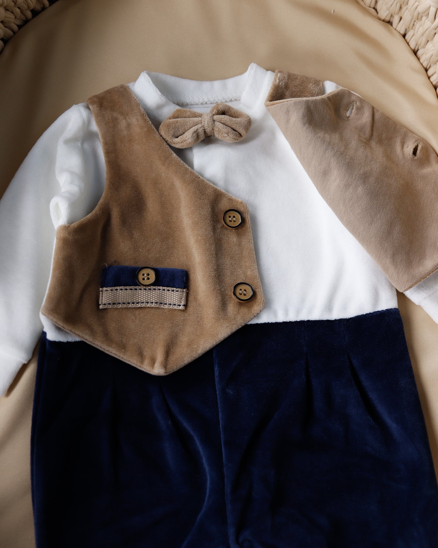 افرهول بيبي مخمل 🕊️