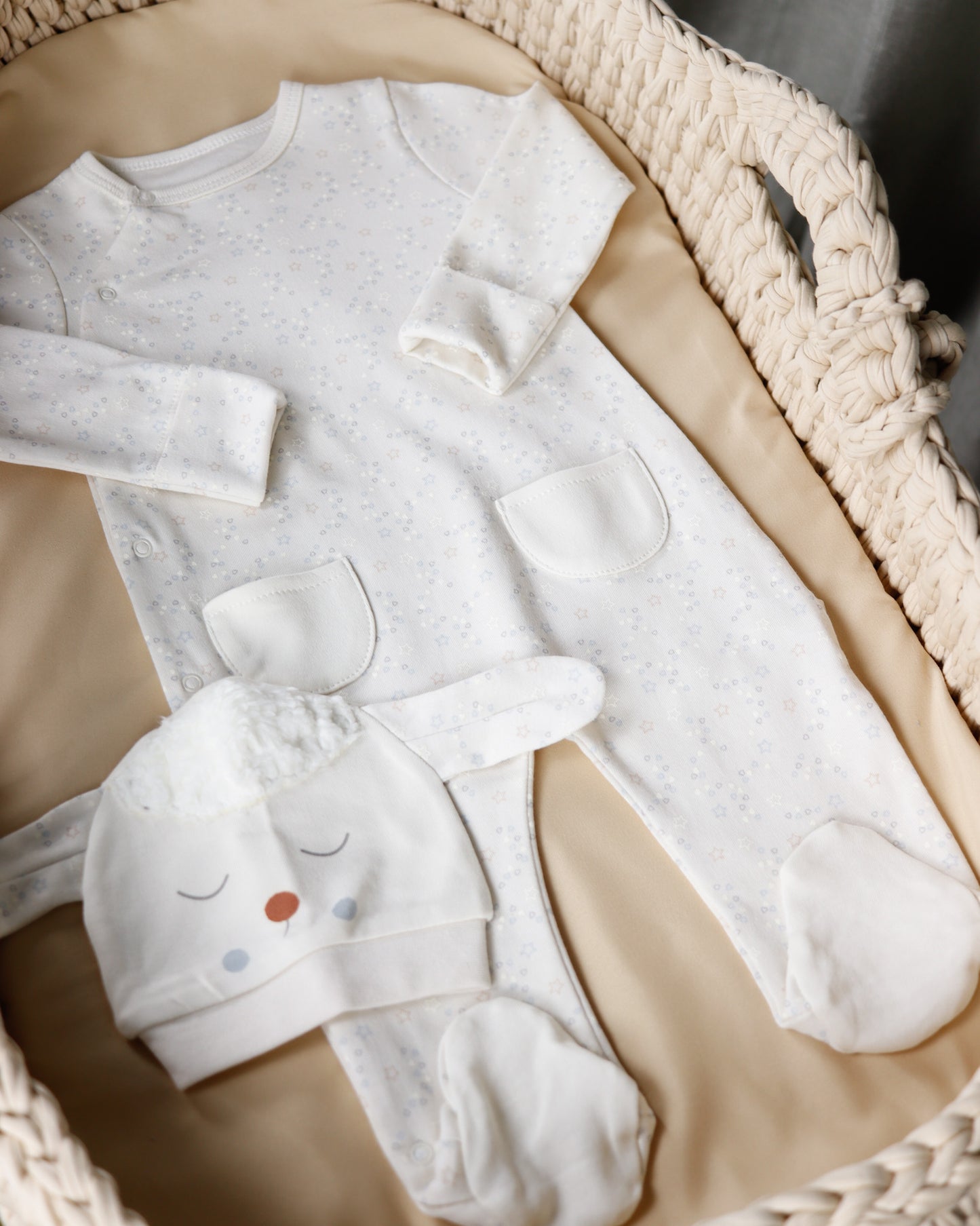 افرهول بيبي قطن مع طاقيه💙🤍