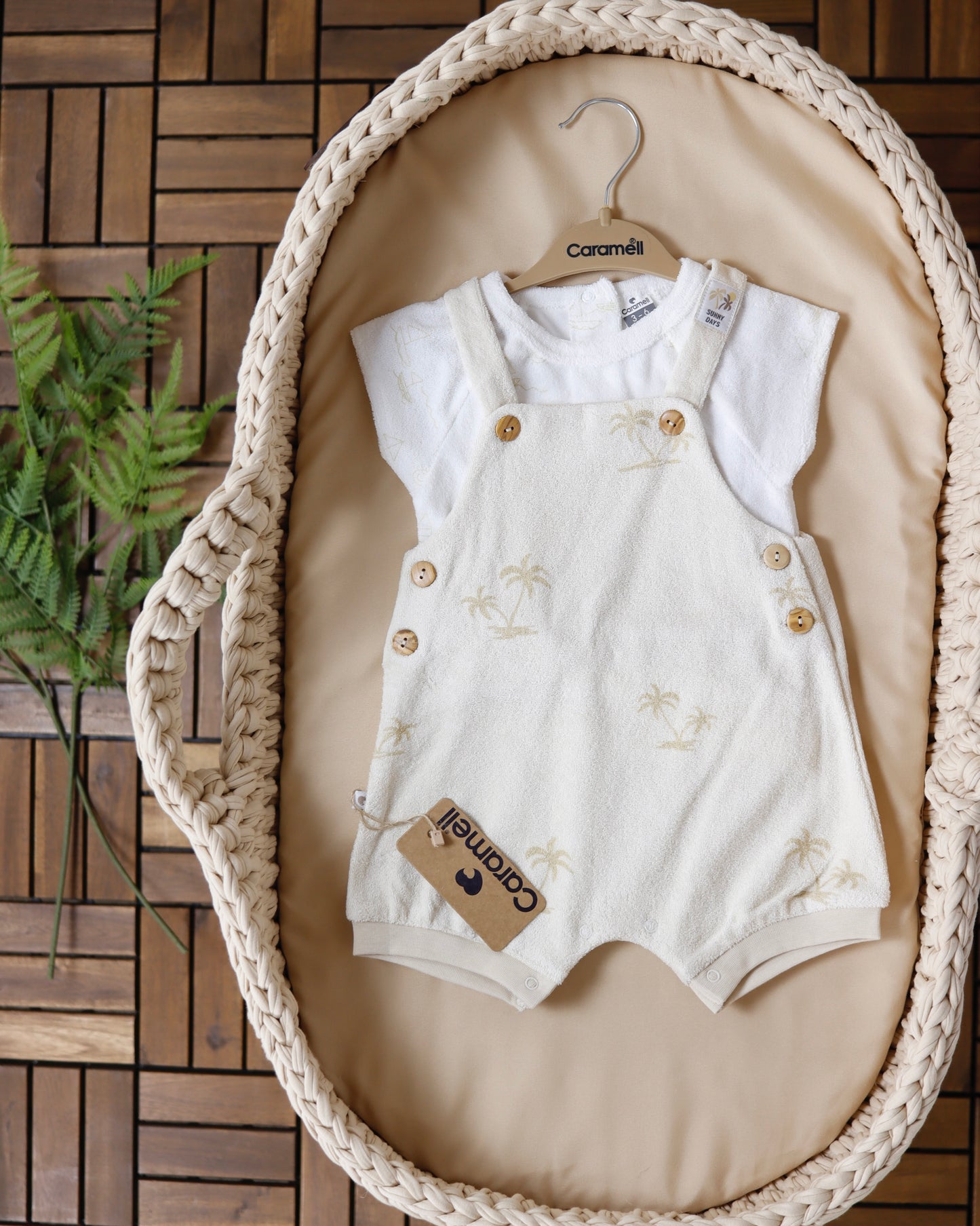 طقم أفرهول صيفي برسمة النخيل باللون بيج 🌴