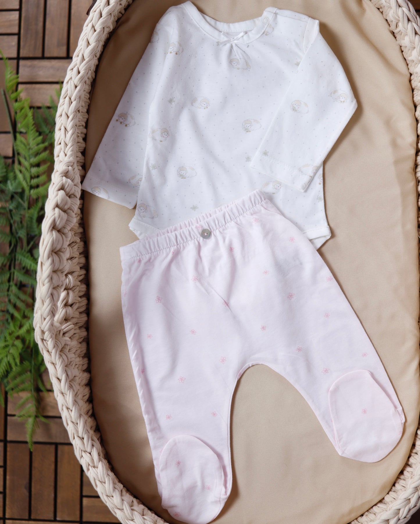 طقم بيبي قطن ١٠٠٪‏ ٤ قطع ١-٣ أشهر زهري