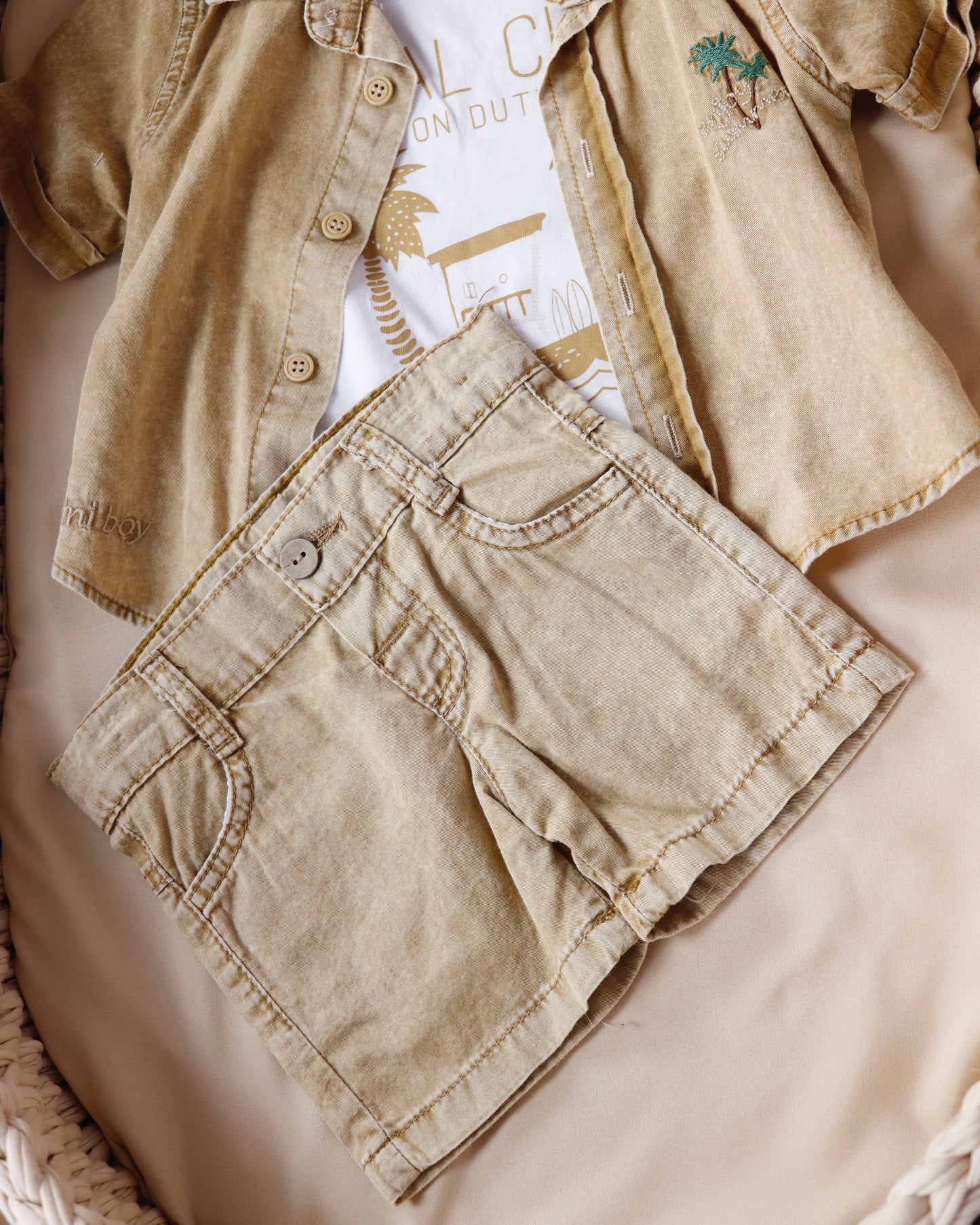 طقم شورت ٣ قطع💛