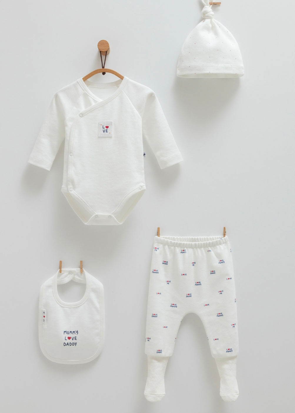 طقم حديث ولادة ٤ قطع🪡