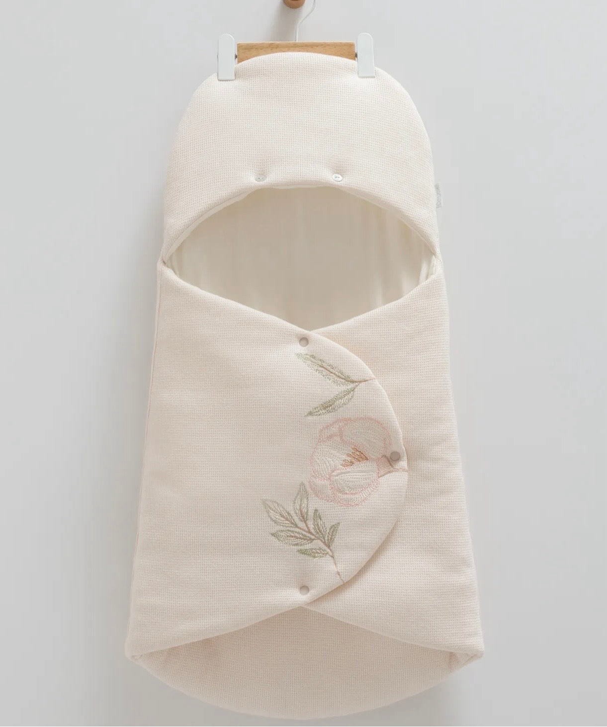 كوت بيبي سومو يتميز بتطريز الورده🌸