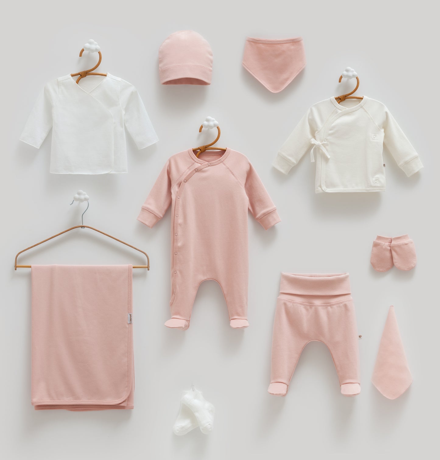 طقم حديث ولادة ١٠ قطع قطن طبيعي 🪡