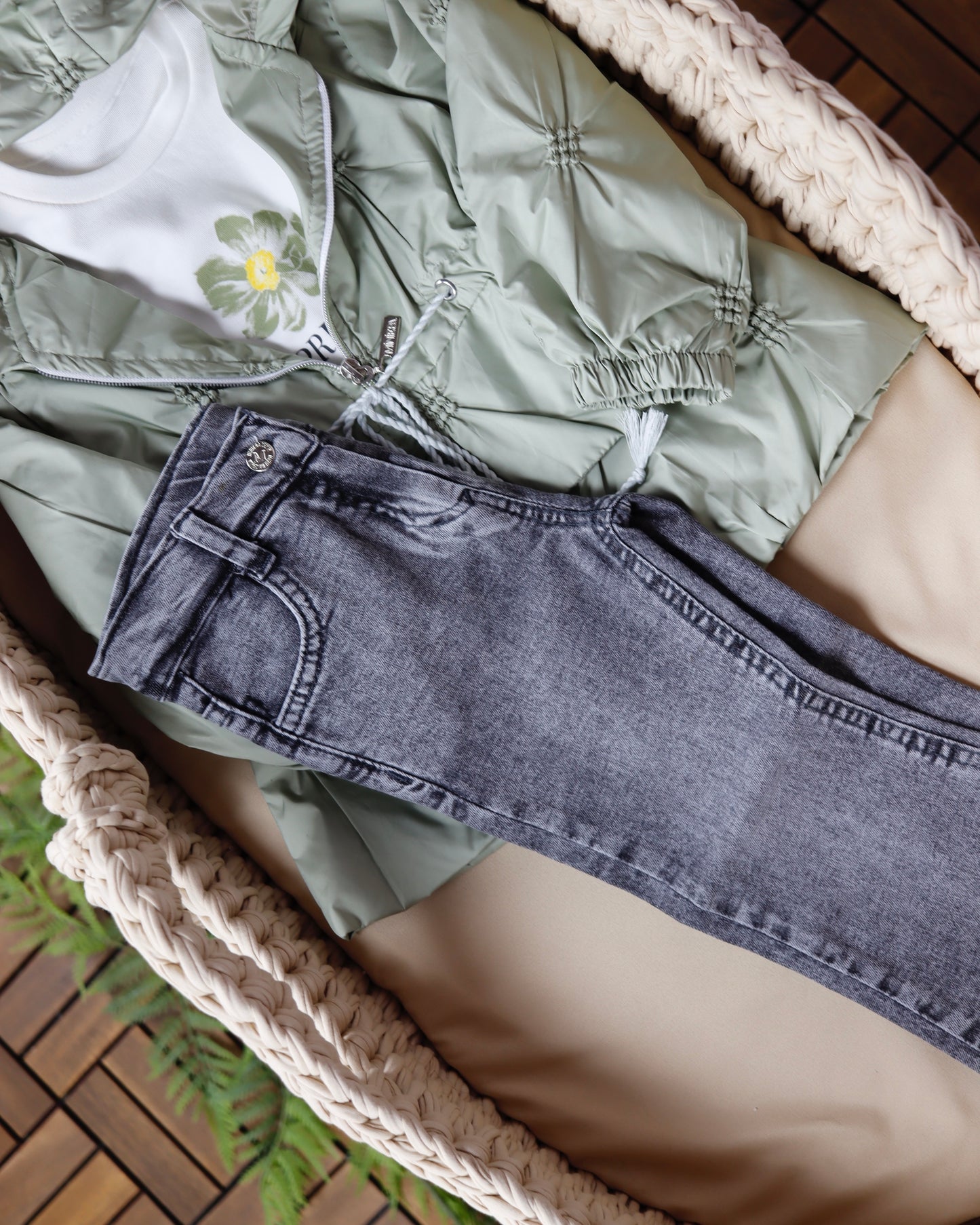 طقم بناتي ٣ قطع ٢-٦ سنوات