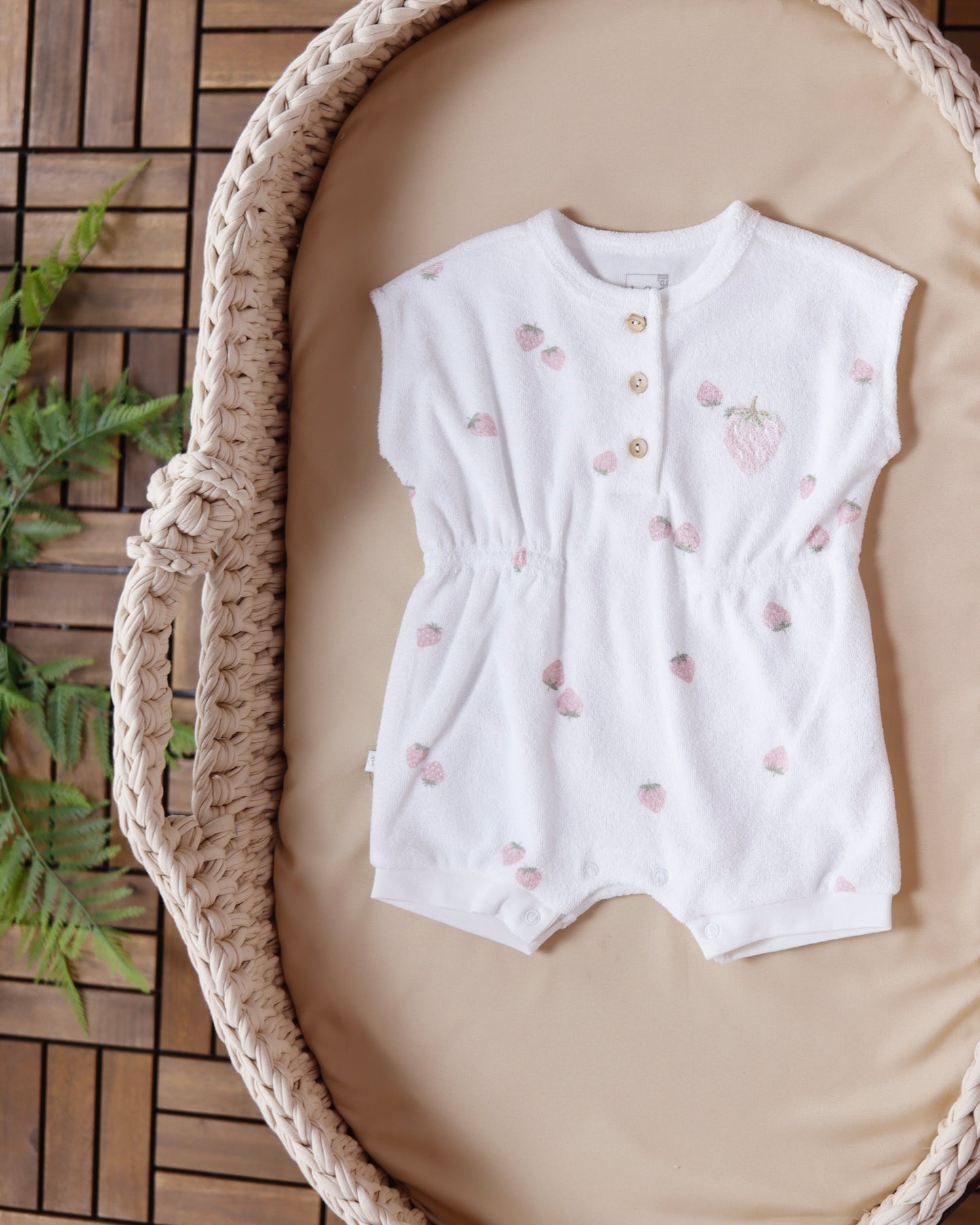 أفرهول صيفي برسمة الفراولة - الأبيض🍓