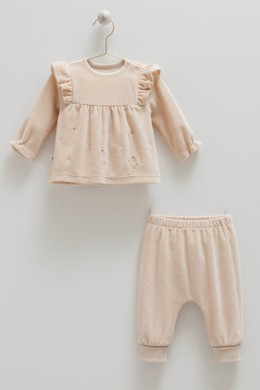 طقم بيبي مخمل١-١٢ شهر بيج