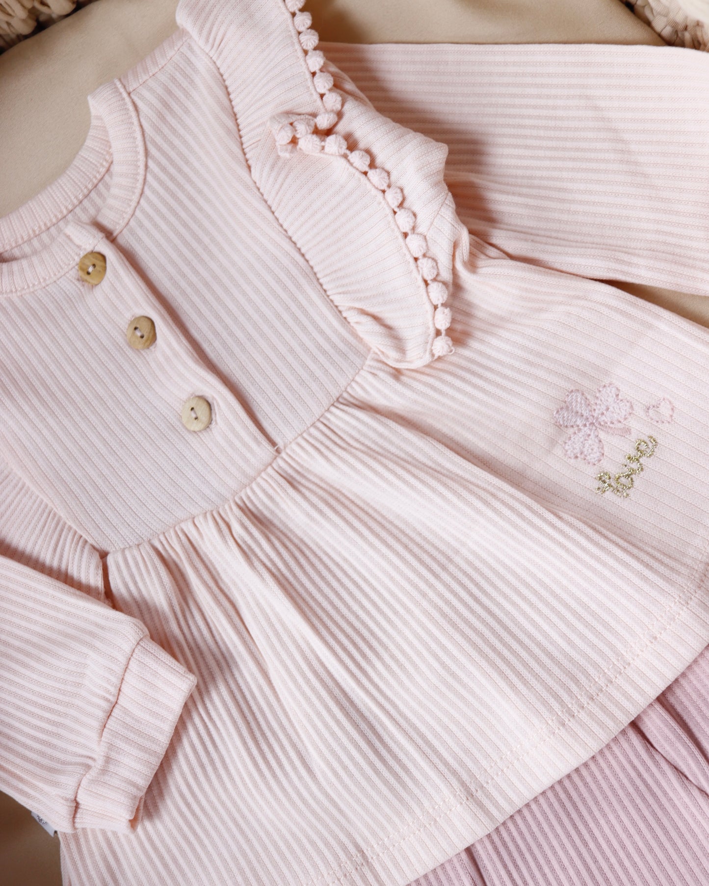 طقم بناتي قطعتين🌸