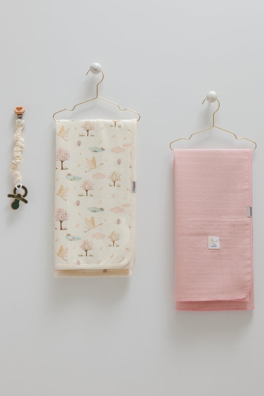 طقم كوفليتين قطن و موسيلين مع تعليقة لهاية🕊️