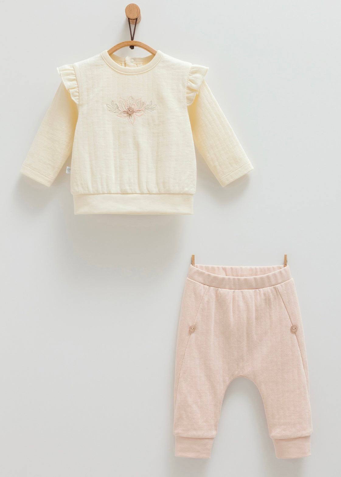 طقم بناتي قطعتين🌸