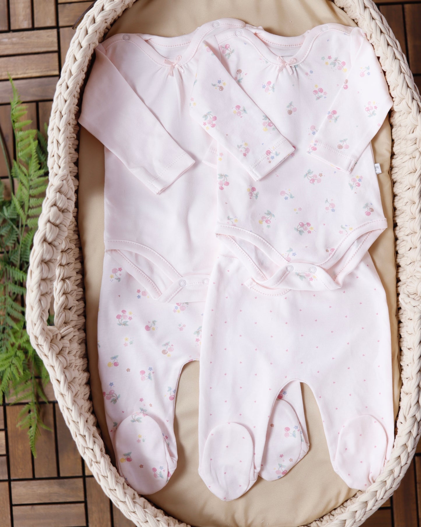 طقم بيبي قطن ١٠٠٪‏ حديث ولاده و ١-٣ أشهر زهري