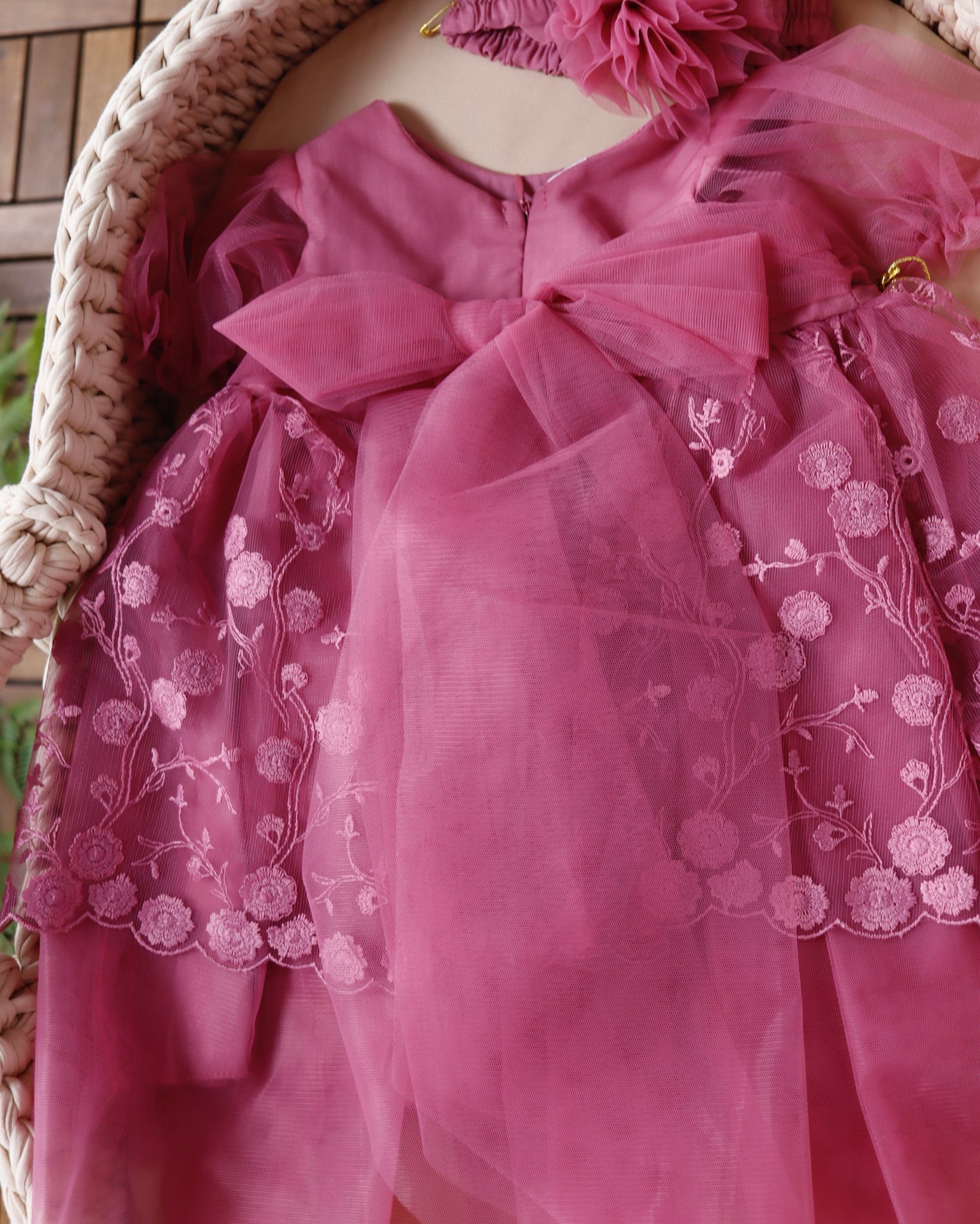 ⁨⁨⁨⁨⁨⁨فستان بيبي دانتيل⁩⁩⁩⁩⁩⁩⁩⁩