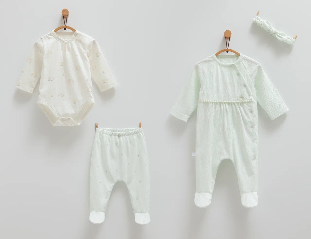 طقم بيبي قطن ١٠٠٪‏ ٤ قطع ١-٣ أشهر أخضر