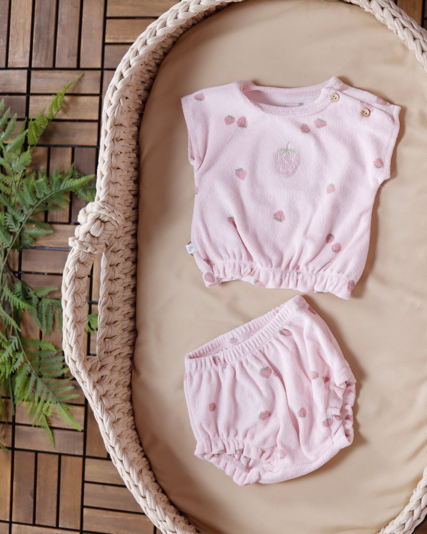 طقم صيفي برسمة الفراولة - الزهري🍓