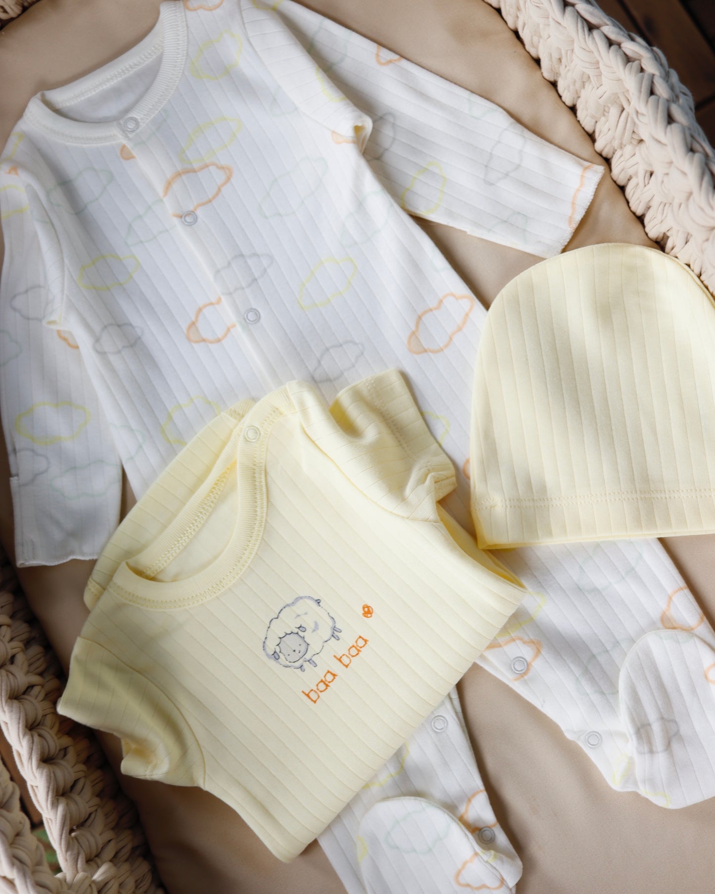 طقم أفرهول بيبي قطن ٣ قطع 💛