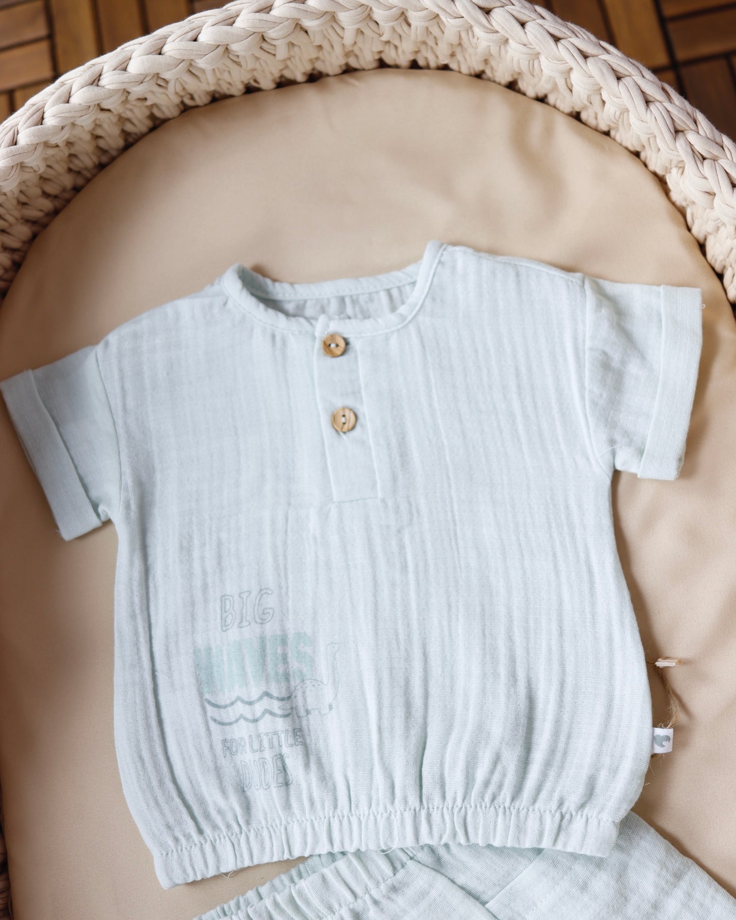 طقم صيفي باللون الاخضر