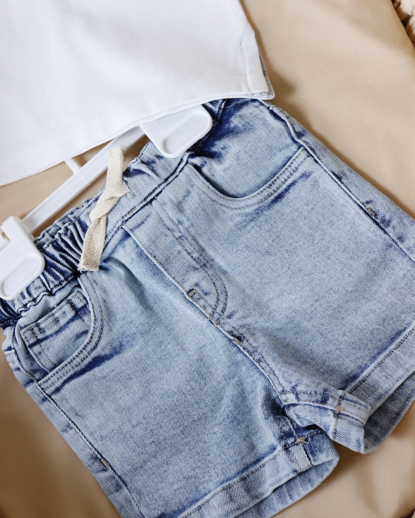 طقم جينز قطعتين 🤍٦-٣٦ شهر