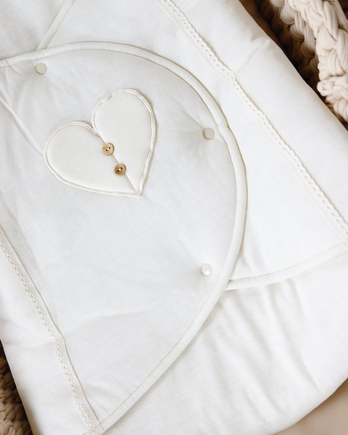 كوت أيفوري 🤍🌸