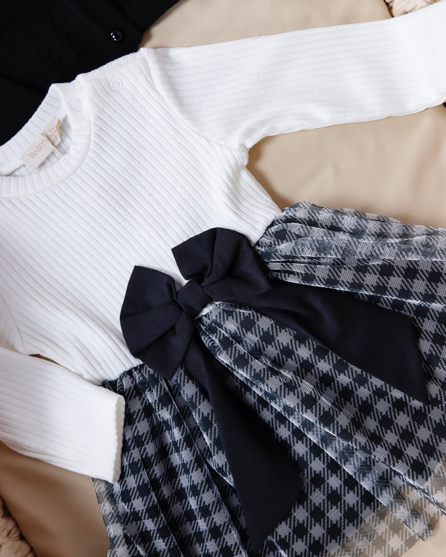 طقم فستان بناتي ٦-١٨ شهر🖤