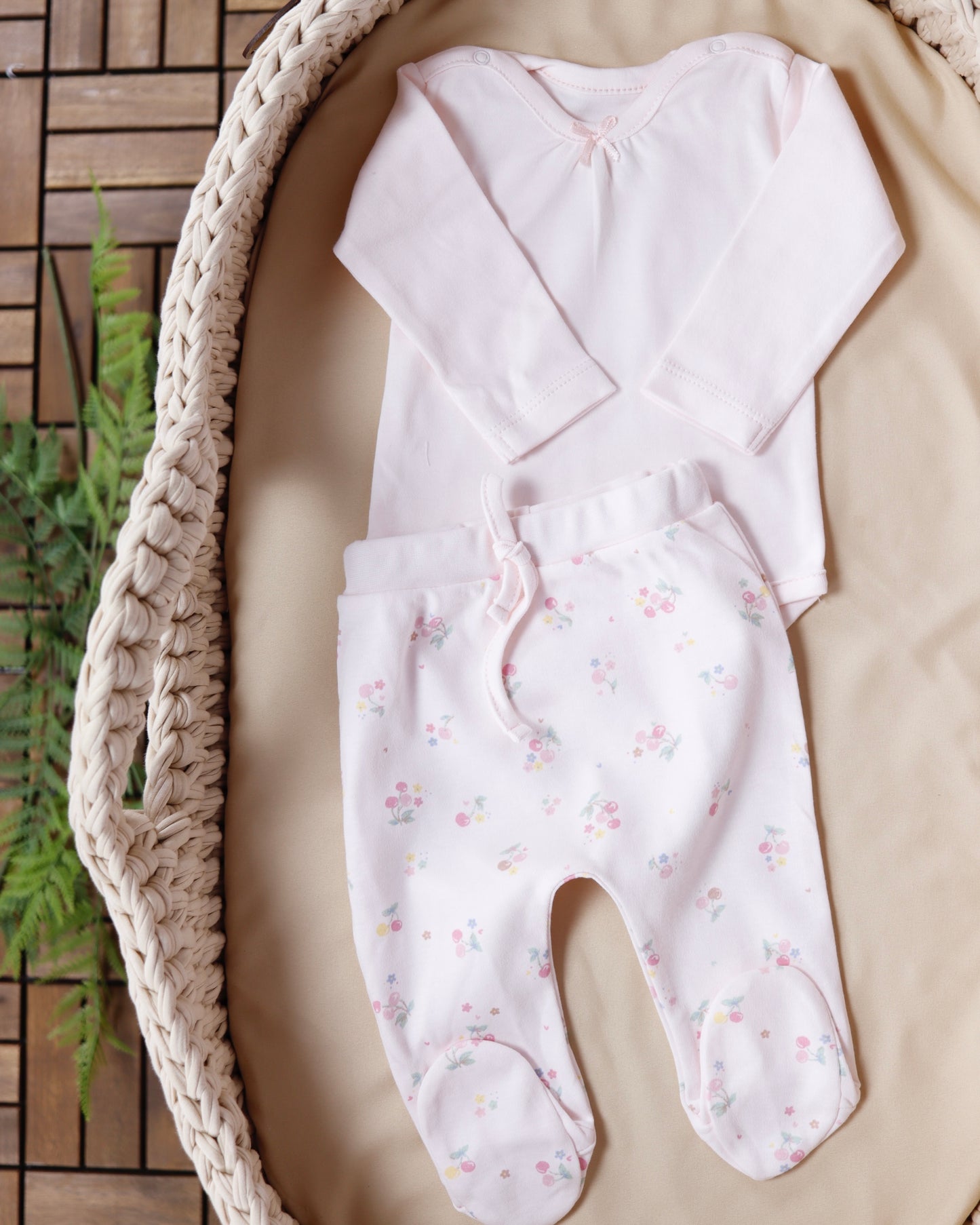 طقم بيبي قطن ١٠٠٪‏ حديث ولاده و ١-٣ أشهر زهري