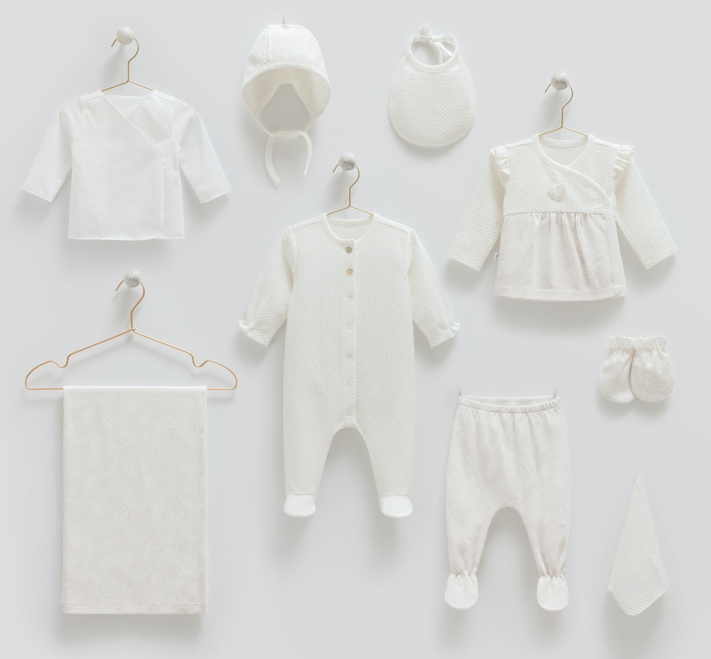 طقم حديث ولادة ١٠ قطع🪡قطن طبيعي ١٠٠٪‏ ابيض