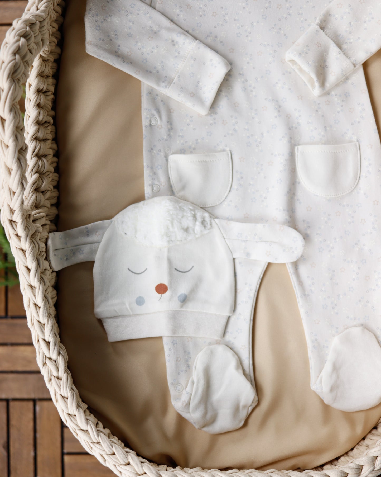 افرهول بيبي قطن مع طاقيه💙🤍