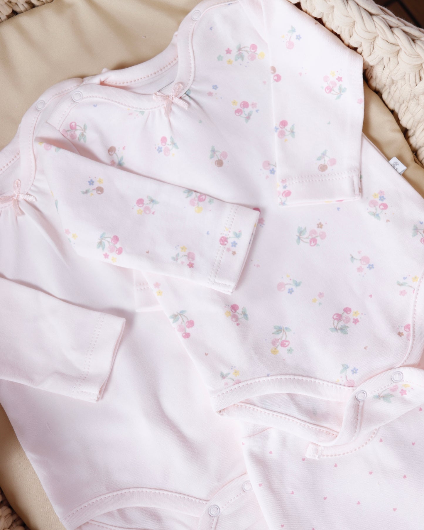 طقم بيبي قطن ١٠٠٪‏ حديث ولاده و ١-٣ أشهر زهري