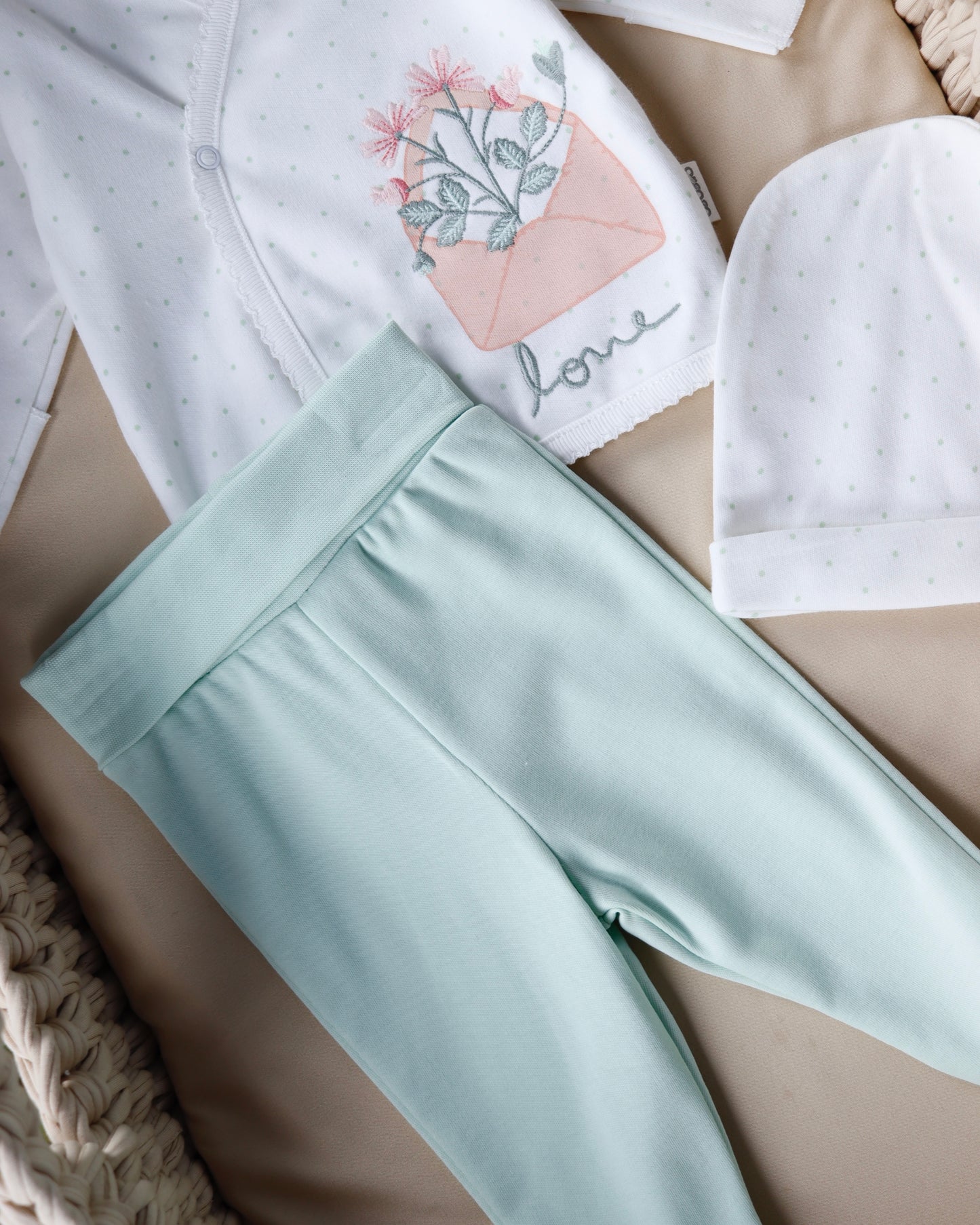 طقم بيبي قطن ٣ قطع🍀