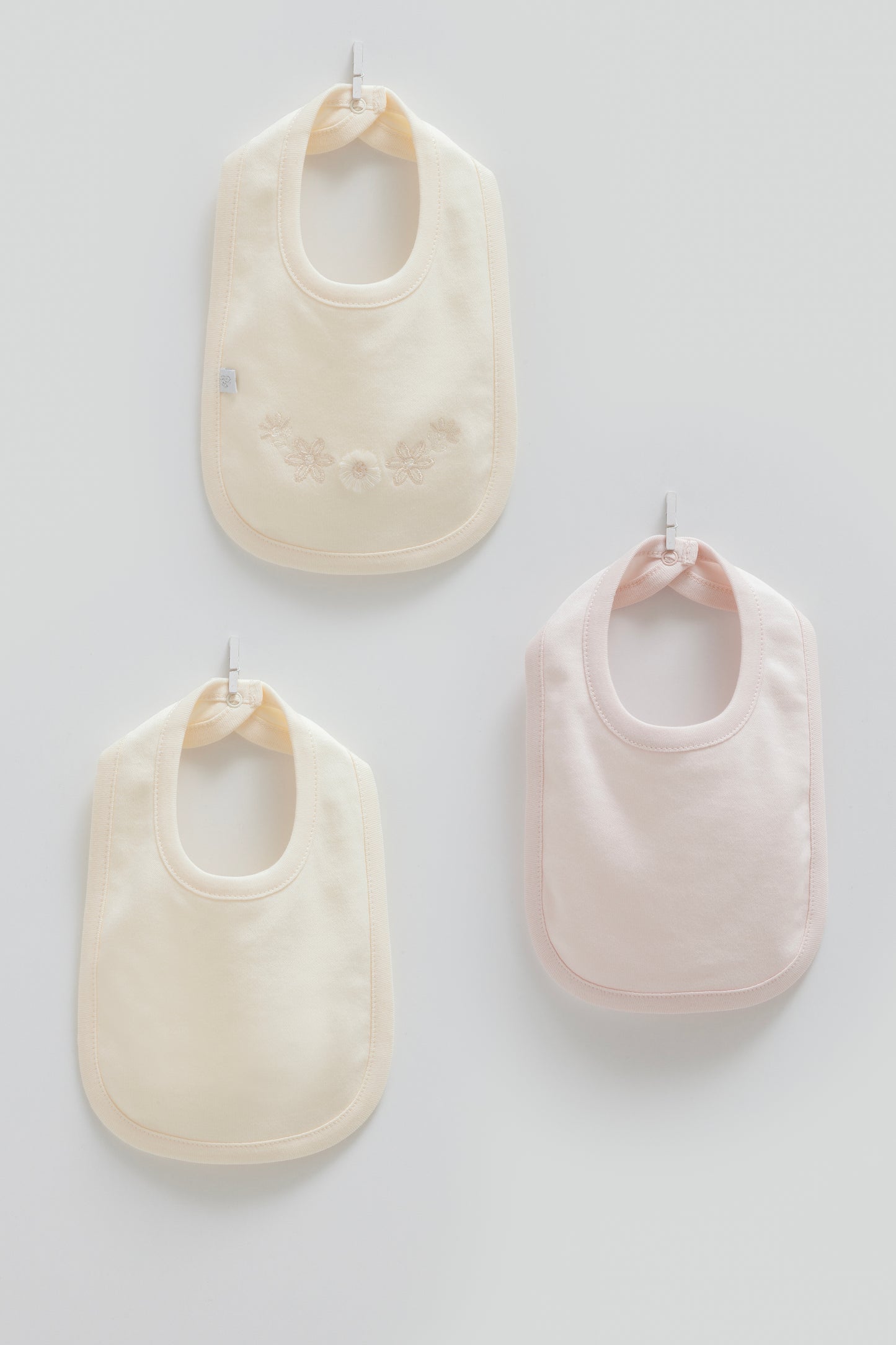 طقم مريلة ٣ قطع قطن ١٠٠٪‏ ايفوري🌸