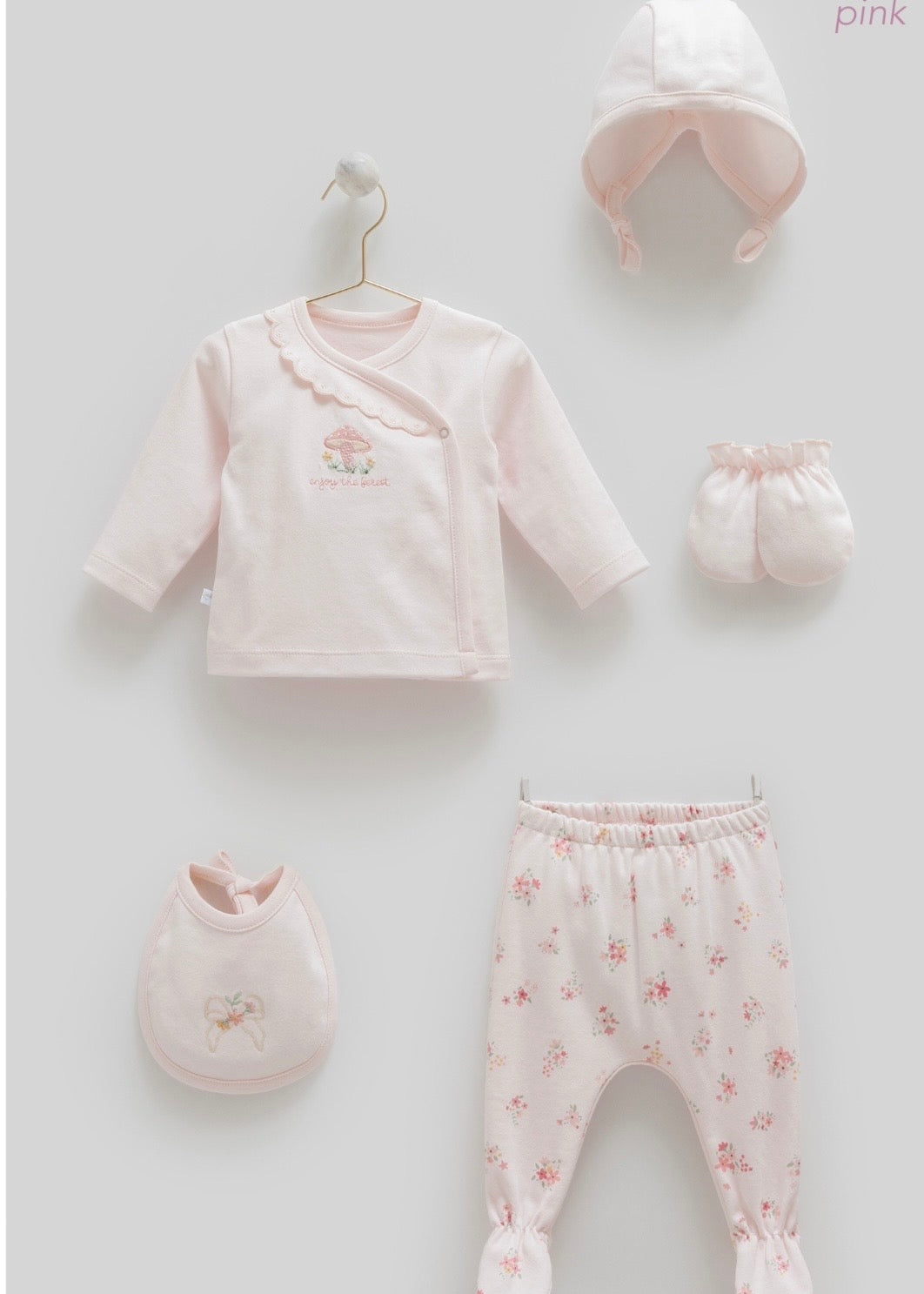 طقم حديث ولادة ٥ قطع🪡قطن طبيعي ١٠٠٪‏🍄