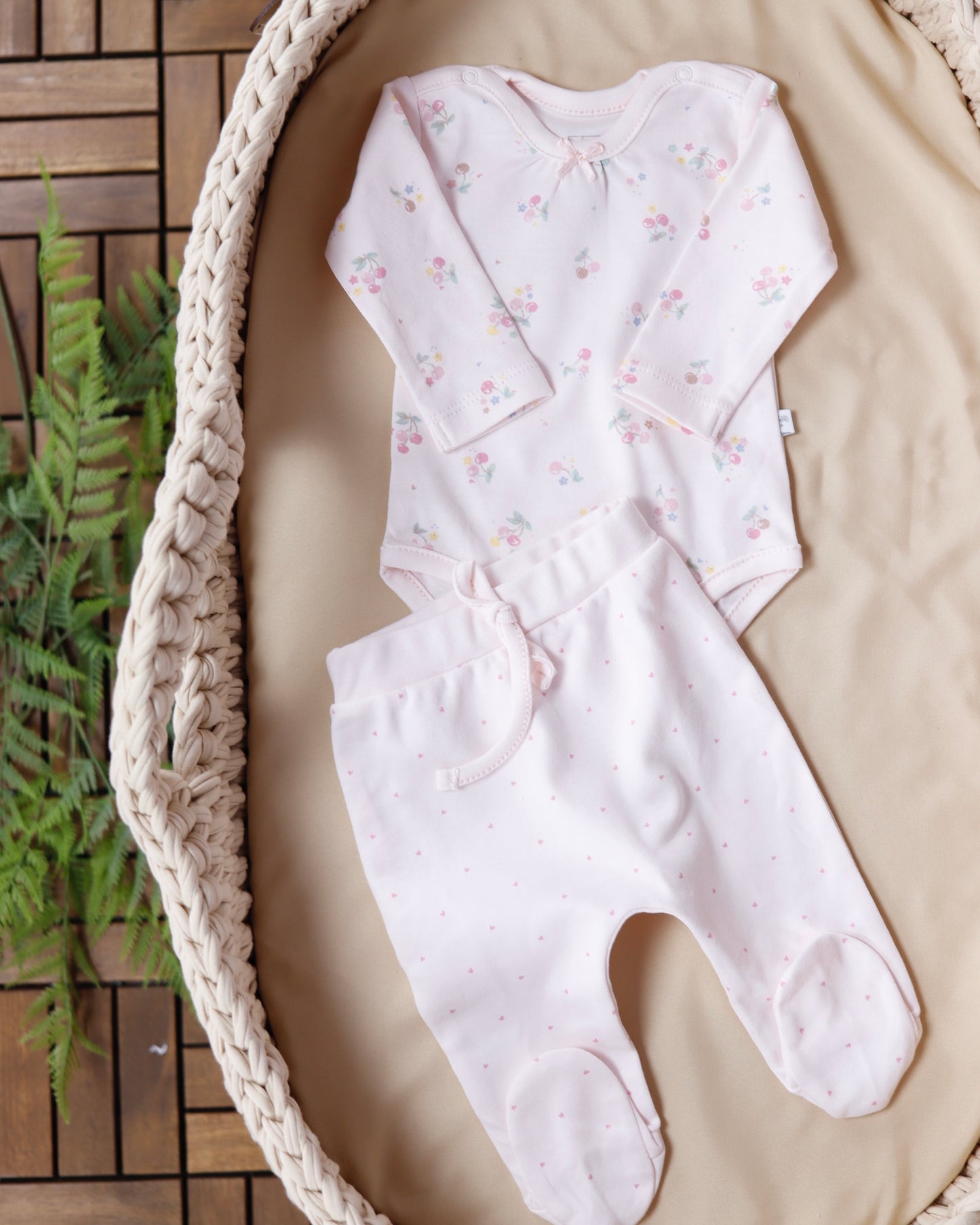 طقم بيبي قطن ١٠٠٪‏ حديث ولاده و ١-٣ أشهر زهري