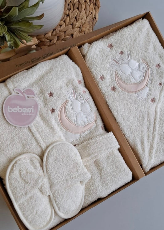 طقم استحمام بيبي 🚿🩷 ابيض