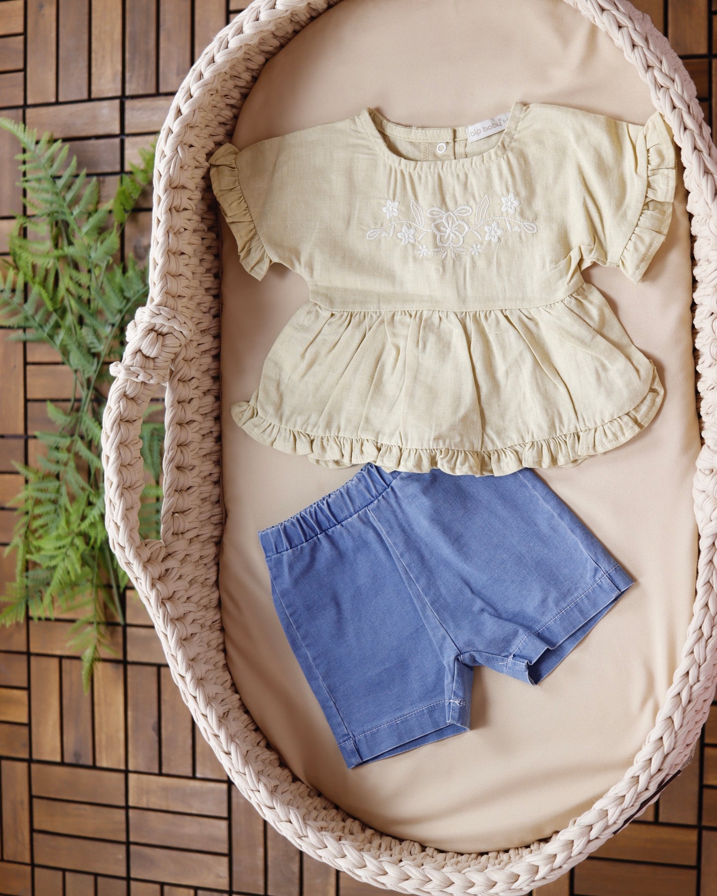 طقم بيبي قطعتين جينز خفيف💙