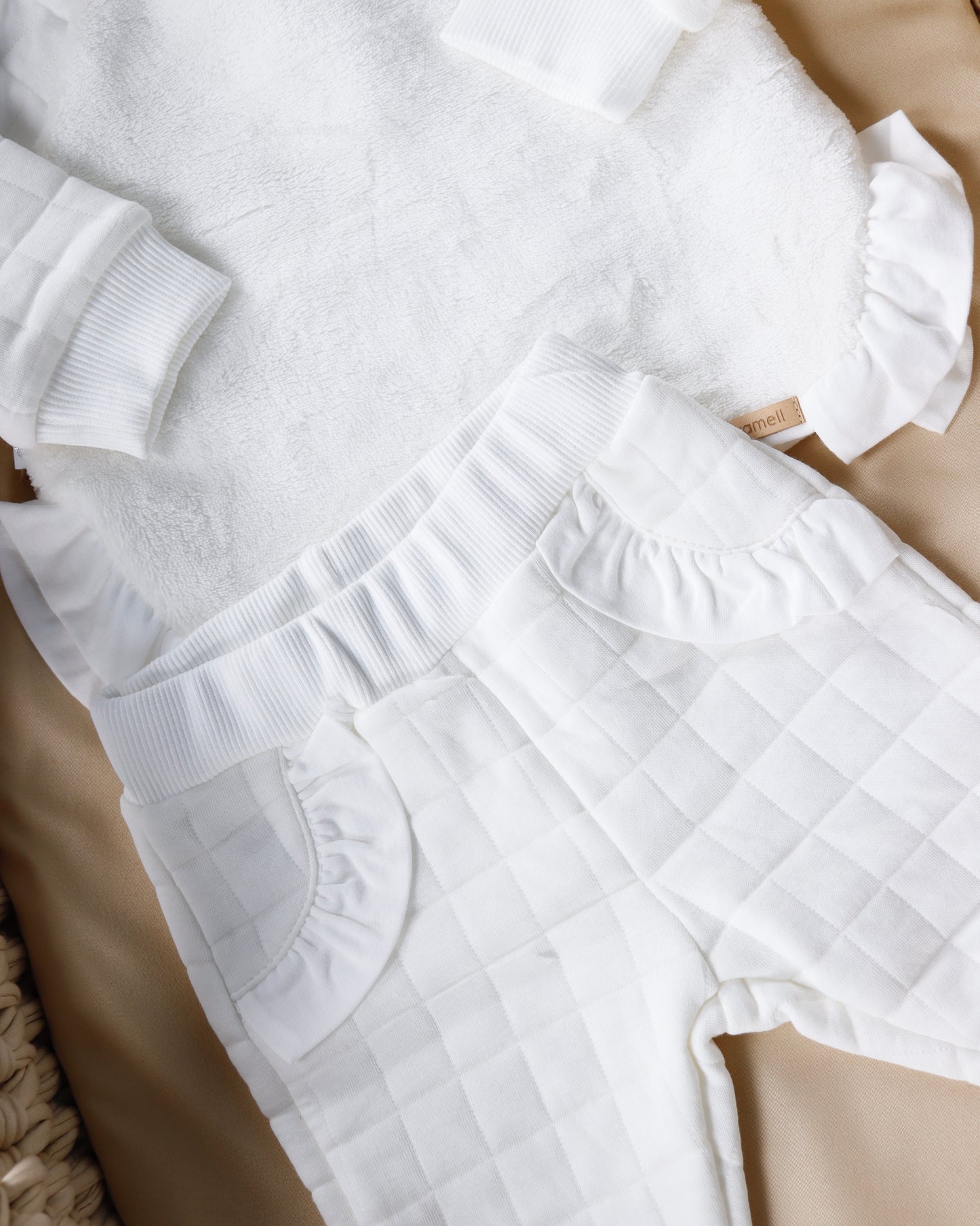 طقم بيبي قطن مبطن - لون أبيض